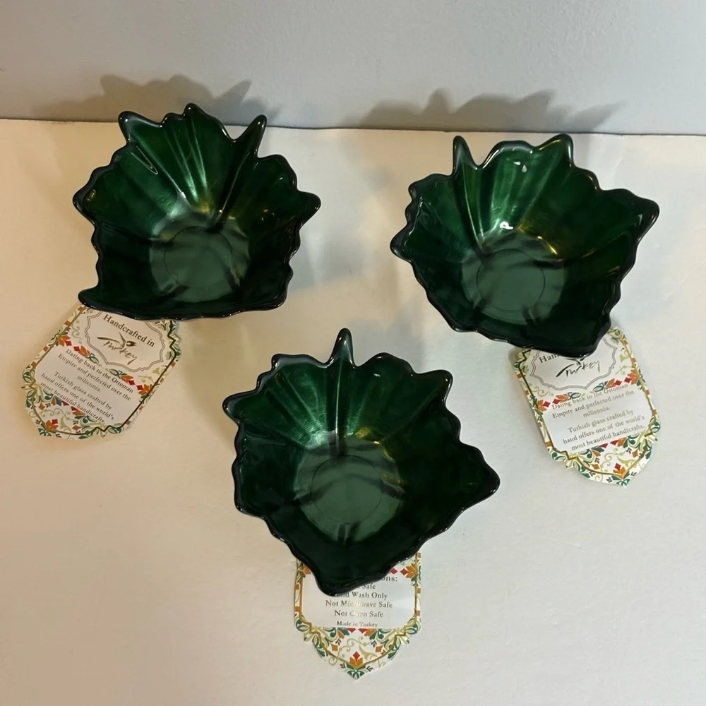 LEAF SHAPED BOWLS (SET OF 3)